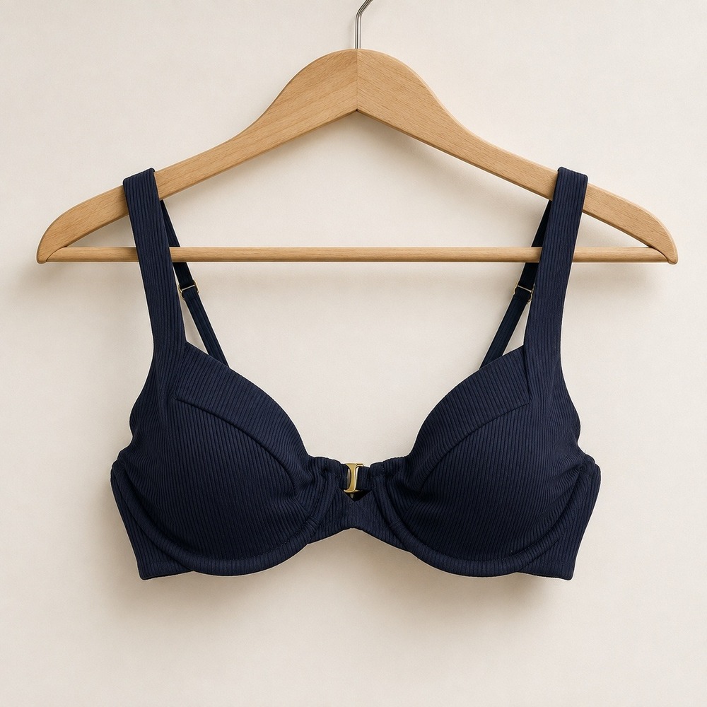 NWT BECCA Old Money Ribbed Bikini Top Women Small Quiet Luxury Black Underwire